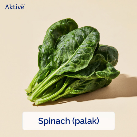 A bunch of fresh spinach leaves