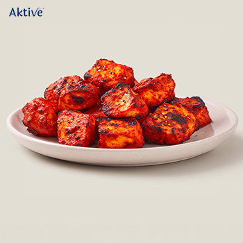 Tandoori chicken bites on a plate